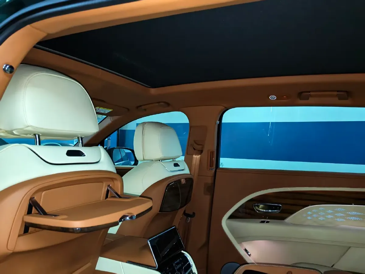 2023 Bentley Bentayga 4.0T 550HP V8 8AT,autocango,china used car exporter,china ev exporter,chinese used car exporter,chinese used ev exporter