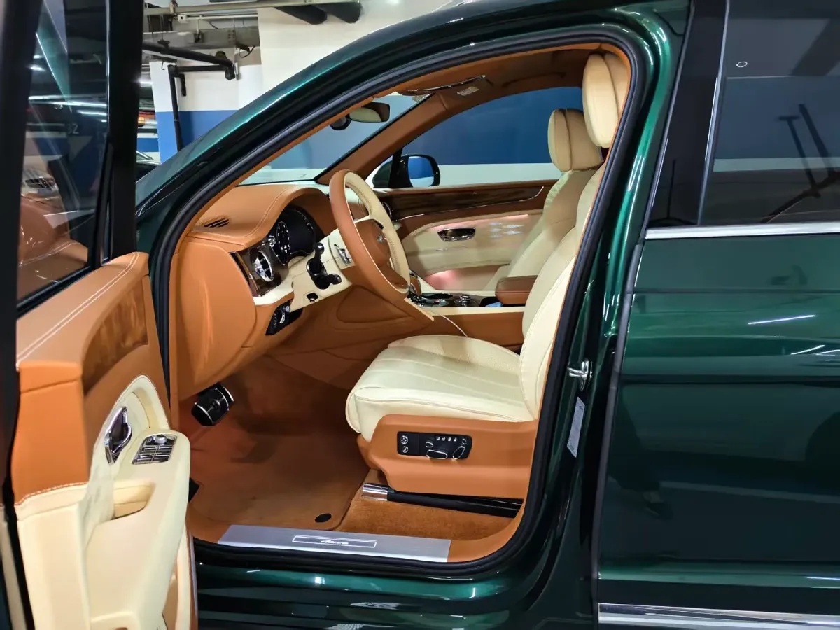 2023 Bentley Bentayga 4.0T 550HP V8 8AT,autocango,china used car exporter,china ev exporter,chinese used car exporter,chinese used ev exporter
