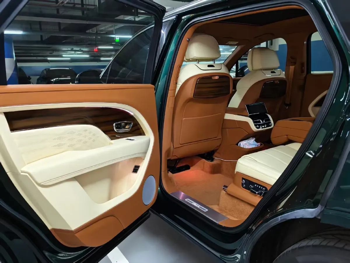 2023 Bentley Bentayga 4.0T 550HP V8 8AT,autocango,china used car exporter,china ev exporter,chinese used car exporter,chinese used ev exporter