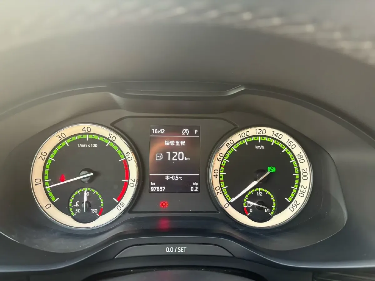 2017 Skoda Kodiak 1.8T 180HP L4 7DCT,autocango,china used car exporter,china ev exporter,chinese used car exporter,chinese used ev exporter