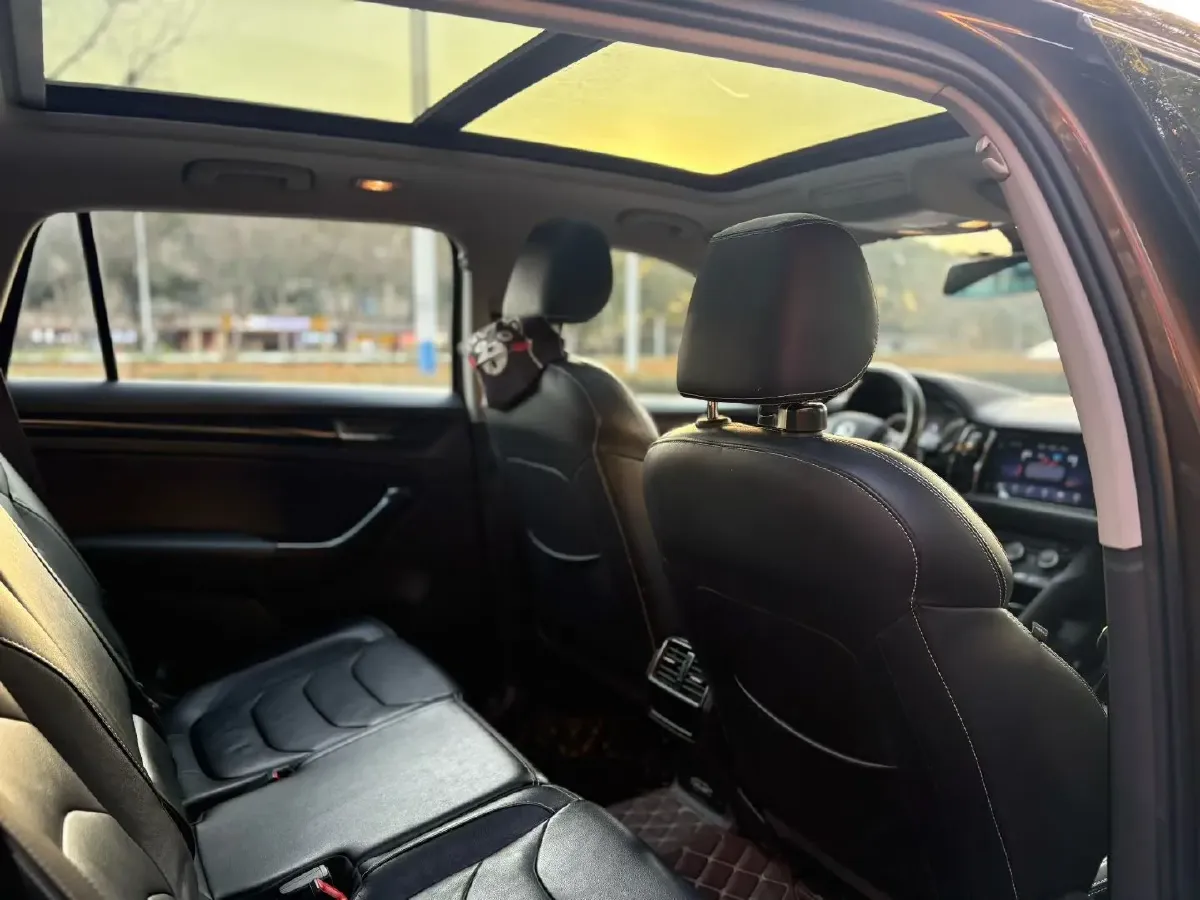 2017 Skoda Kodiak 1.8T 180HP L4 7DCT,autocango,china used car exporter,china ev exporter,chinese used car exporter,chinese used ev exporter