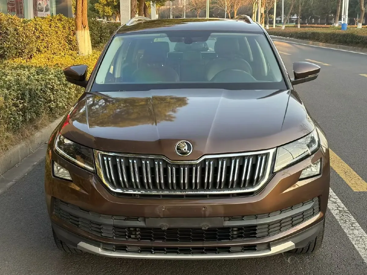 2017 Skoda Kodiak 1.8T 180HP L4 7DCT,autocango,china used car exporter,china ev exporter,chinese used car exporter,chinese used ev exporter