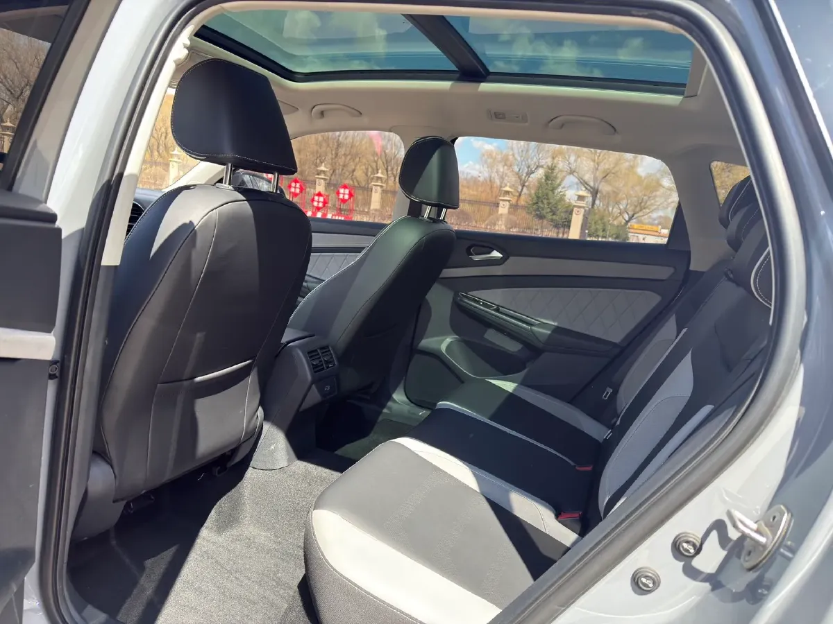 2022 Jetta VS7 1.4T 150HP L4 6AT,autocango,china used car exporter,china ev exporter,chinese used car exporter,chinese used ev exporter