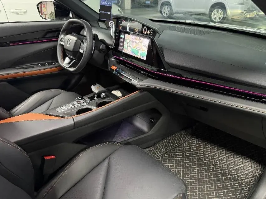 2022 ChangAn UNI-V 1.5T 188HP L4 7DCT,autocango,china used car exporter,china ev exporter,chinese used car exporter,chinese used ev exporter