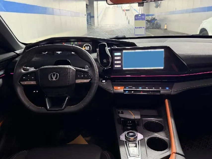 2022 ChangAn UNI-V 1.5T 188HP L4 7DCT,autocango,china used car exporter,china ev exporter,chinese used car exporter,chinese used ev exporter