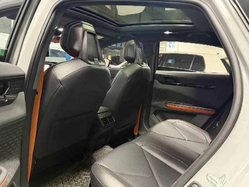 2022 ChangAn UNI-V 1.5T 188HP L4 7DCT,autocango,china used car exporter,china ev exporter,chinese used car exporter,chinese used ev exporter