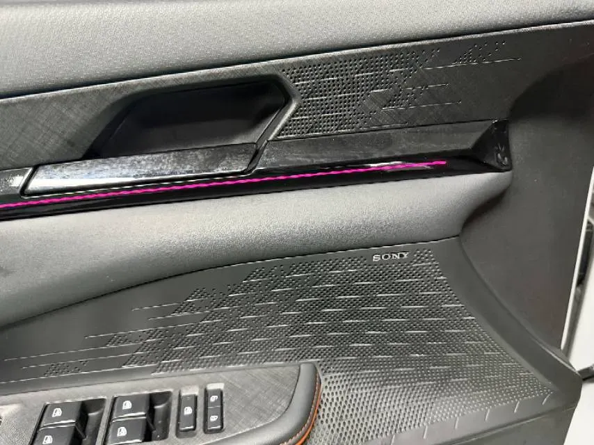 2022 ChangAn UNI-V 1.5T 188HP L4 7DCT,autocango,china used car exporter,china ev exporter,chinese used car exporter,chinese used ev exporter