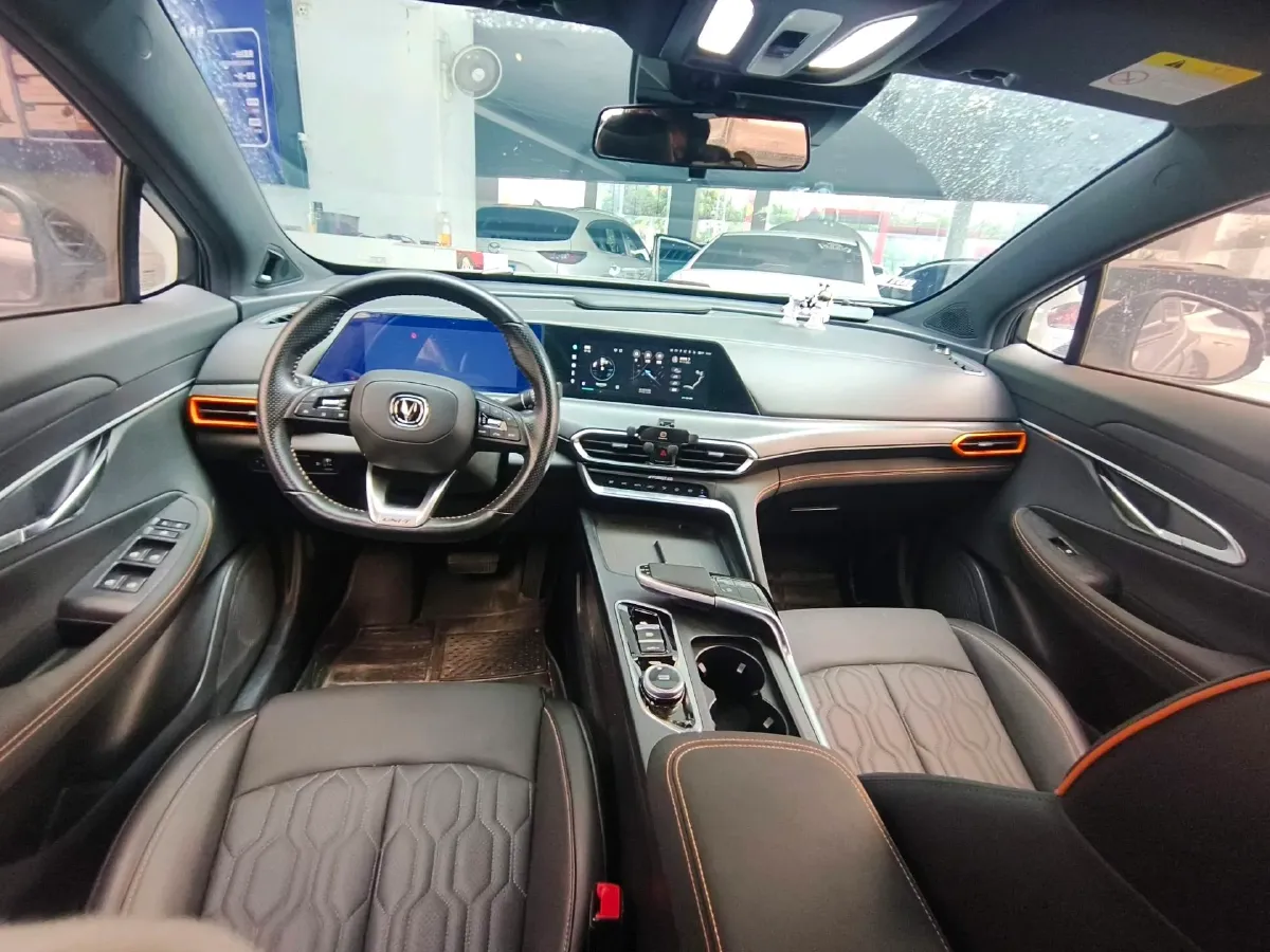 2022 ChangAn UNI-T 2.0T 233HP L4 8AT,autocango,china used car exporter,china ev exporter,chinese used car exporter,chinese used ev exporter