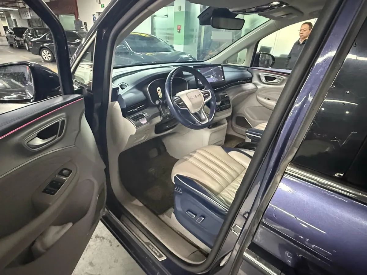 2021 Roewe iMAX8 2.0T 234HP L4 8AT,autocango,china used car exporter,china ev exporter,chinese used car exporter,chinese used ev exporter