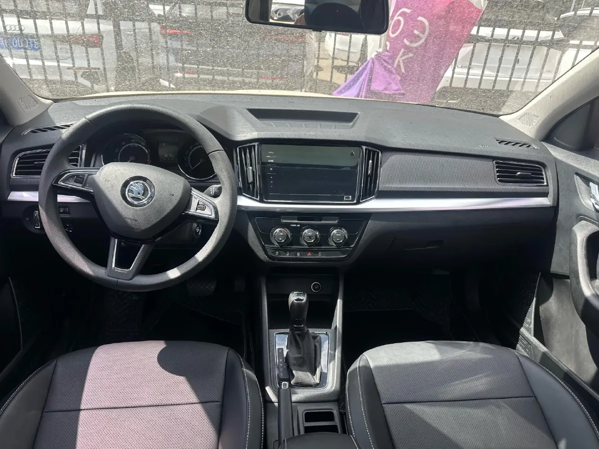 2020 Skoda Kamiq 1.5L 112HP L4 6AT,autocango,china used car exporter,china ev exporter,chinese used car exporter,chinese used ev exporter