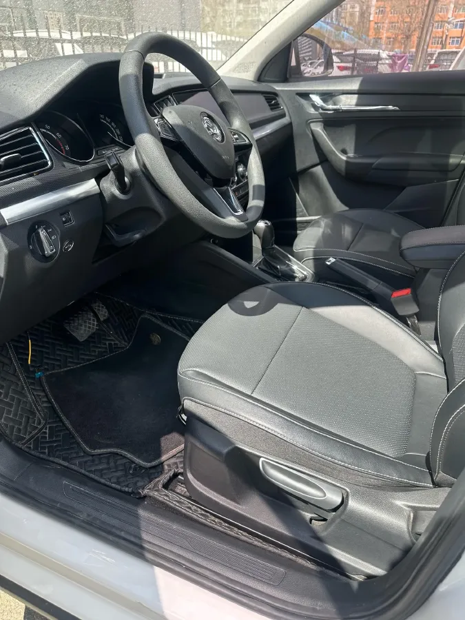 2020 Skoda Kamiq 1.5L 112HP L4 6AT,autocango,china used car exporter,china ev exporter,chinese used car exporter,chinese used ev exporter