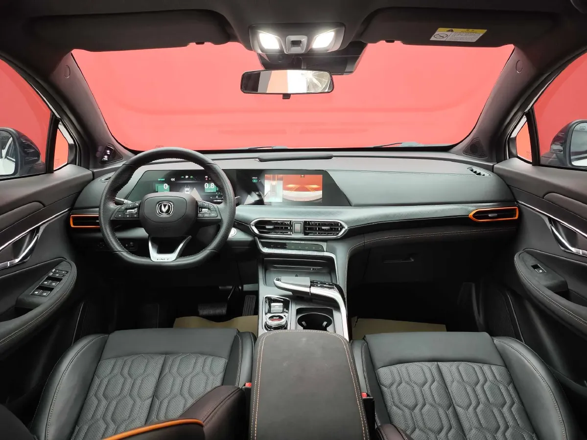 2022 ChangAn UNI-T 2.0T 233HP L4 8AT,autocango,china used car exporter,china ev exporter,chinese used car exporter,chinese used ev exporter