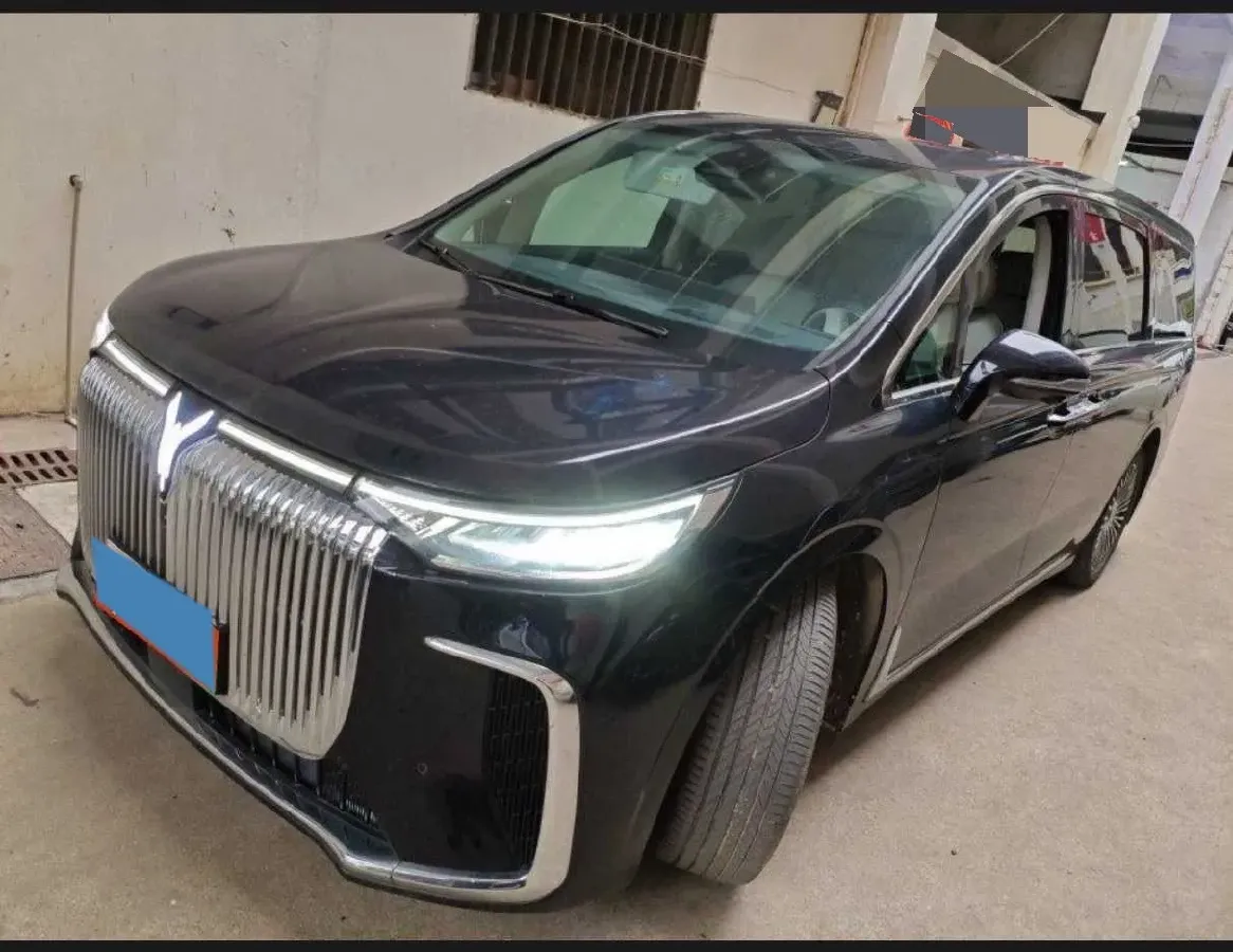 2025 Voyah Dream 1.5T 150HP L4 PHEV 41.7KWH,autocango,china used car exporter,china ev exporter,chinese used car exporter,chinese used ev exporter