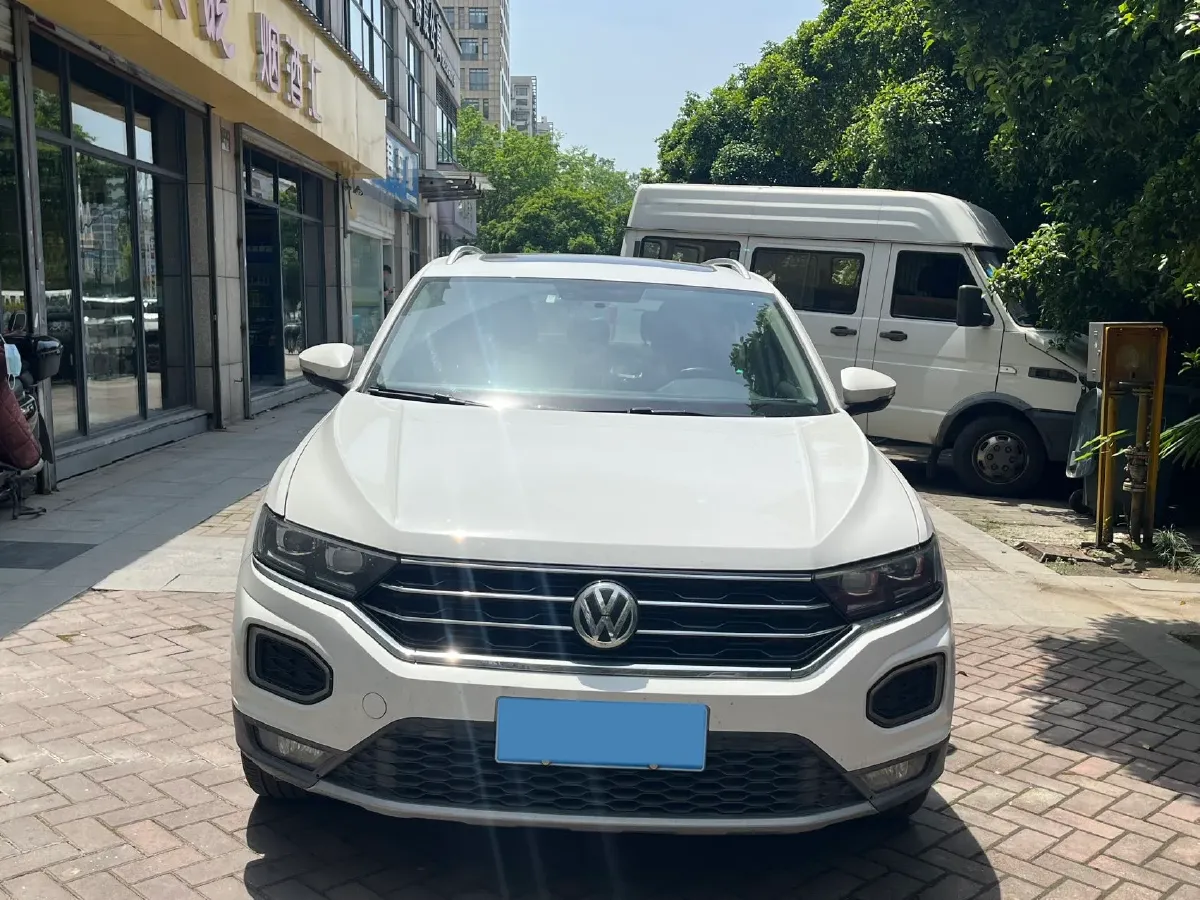 2020 Volkswagen T-Roc 1.4T 150HP L4 7DCT,autocango,china used car exporter,china ev exporter,chinese used car exporter,chinese used ev exporter