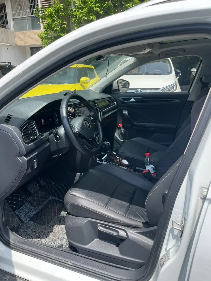 2020 Volkswagen T-Roc 1.4T 150HP L4 7DCT,autocango,china used car exporter,china ev exporter,chinese used car exporter,chinese used ev exporter