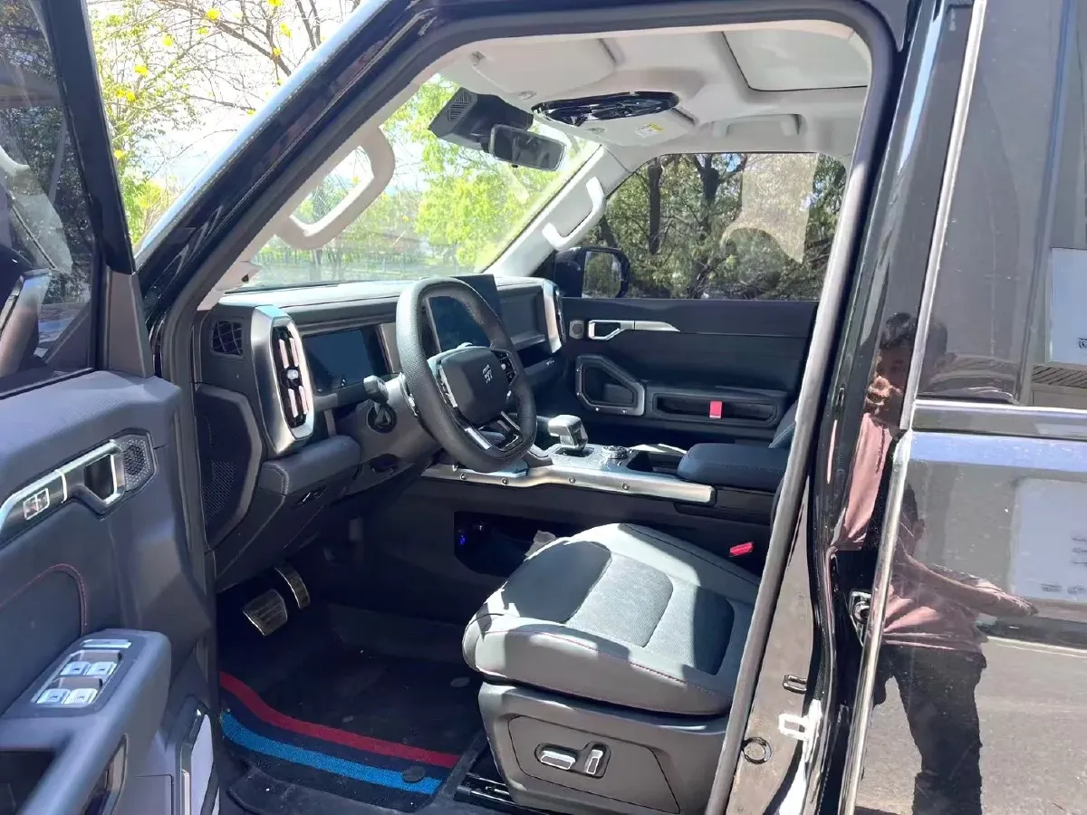 2024 Jetour Traveller 2.0T 254HP L4 7DCT,autocango,china used car exporter,china ev exporter,chinese used car exporter,chinese used ev exporter