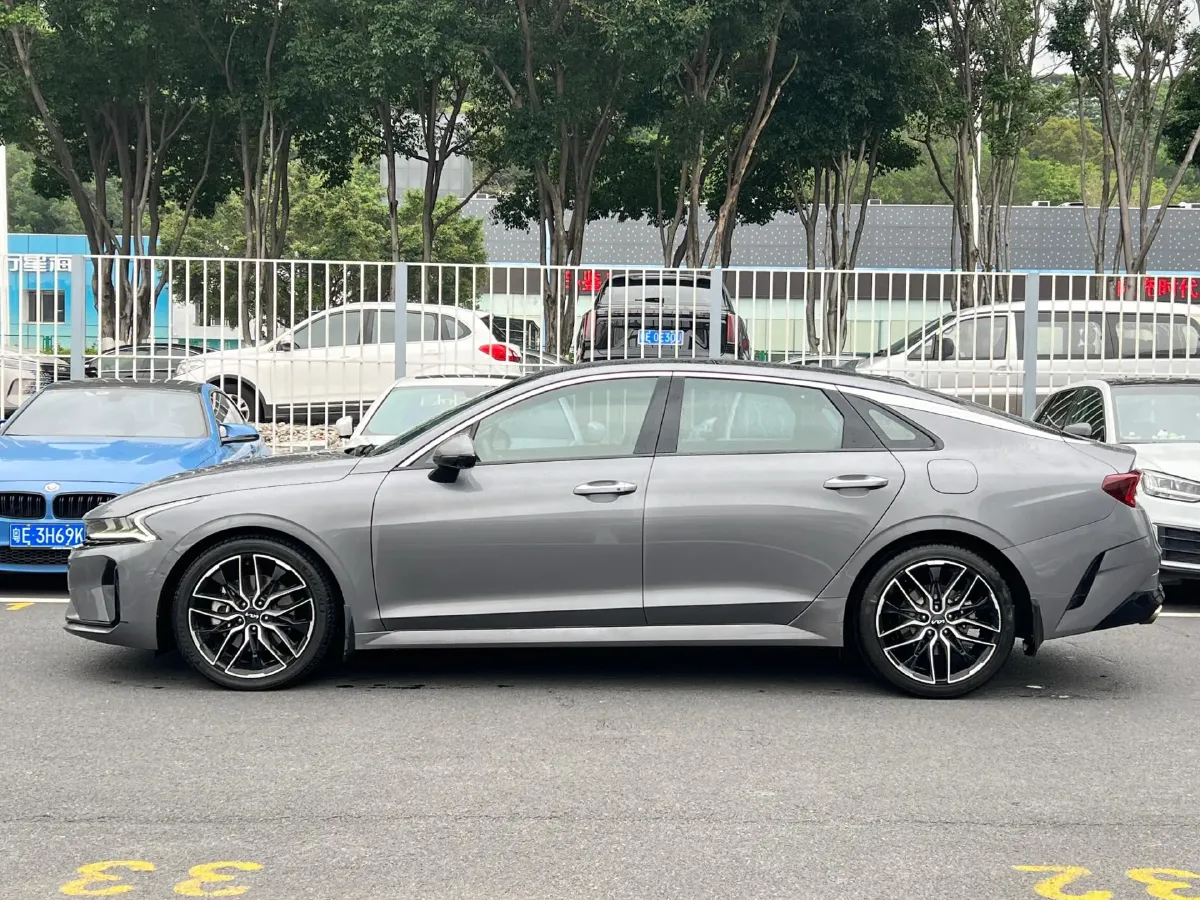 2021 Toyota Camry 2.0L 178HP L4 CVT,autocango,china used car exporter,china ev exporter,chinese used car exporter,chinese used ev exporter