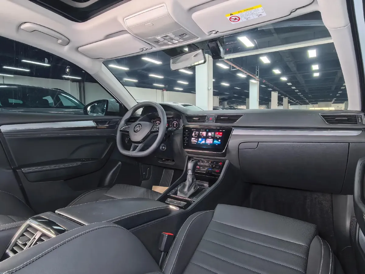 2023 Skoda Superb 1.4T 150HP L4 7DCT,autocango,china used car exporter,china ev exporter,chinese used car exporter,chinese used ev exporter