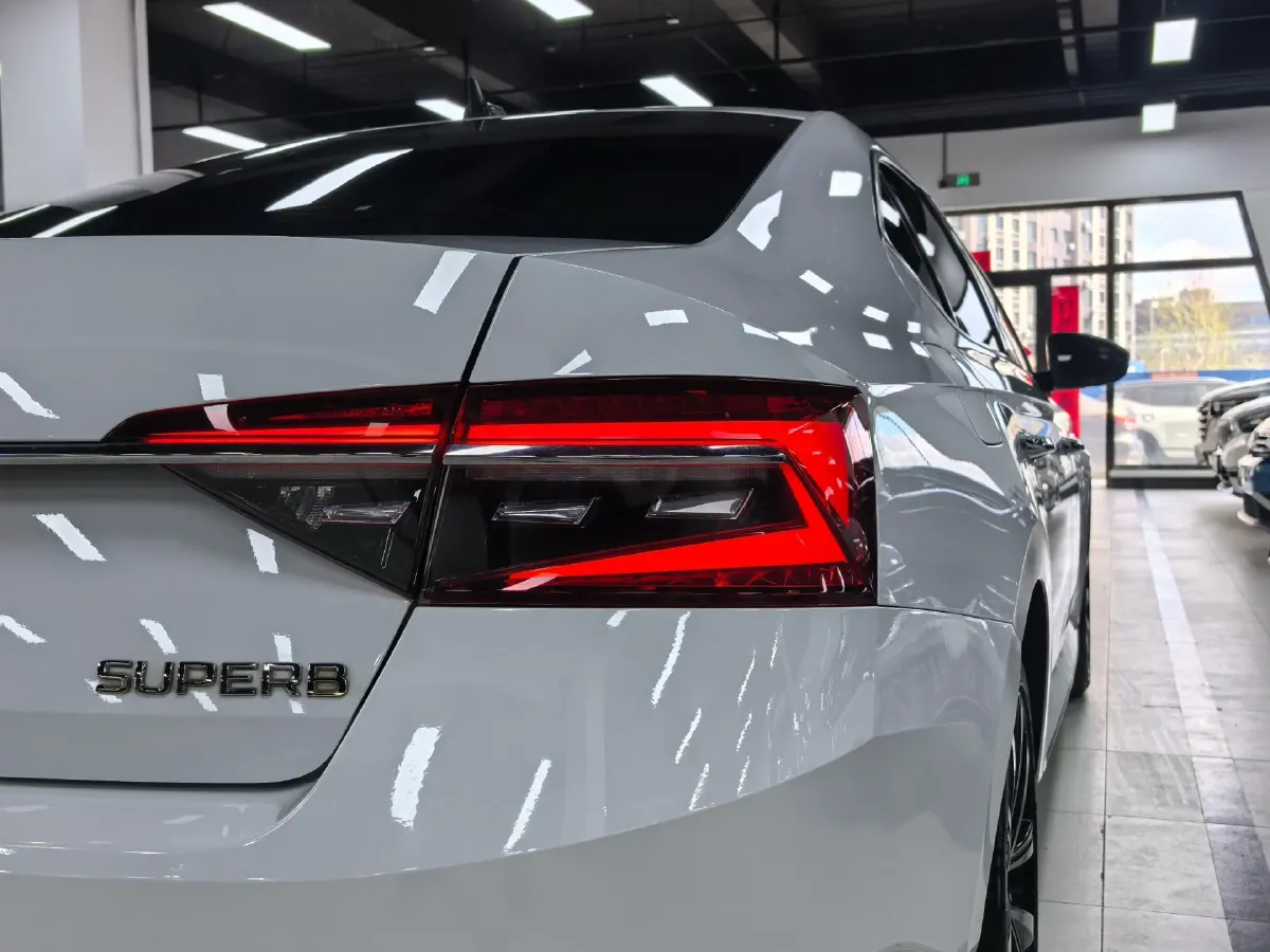 2023 Skoda Superb 1.4T 150HP L4 7DCT,autocango,china used car exporter,china ev exporter,chinese used car exporter,chinese used ev exporter