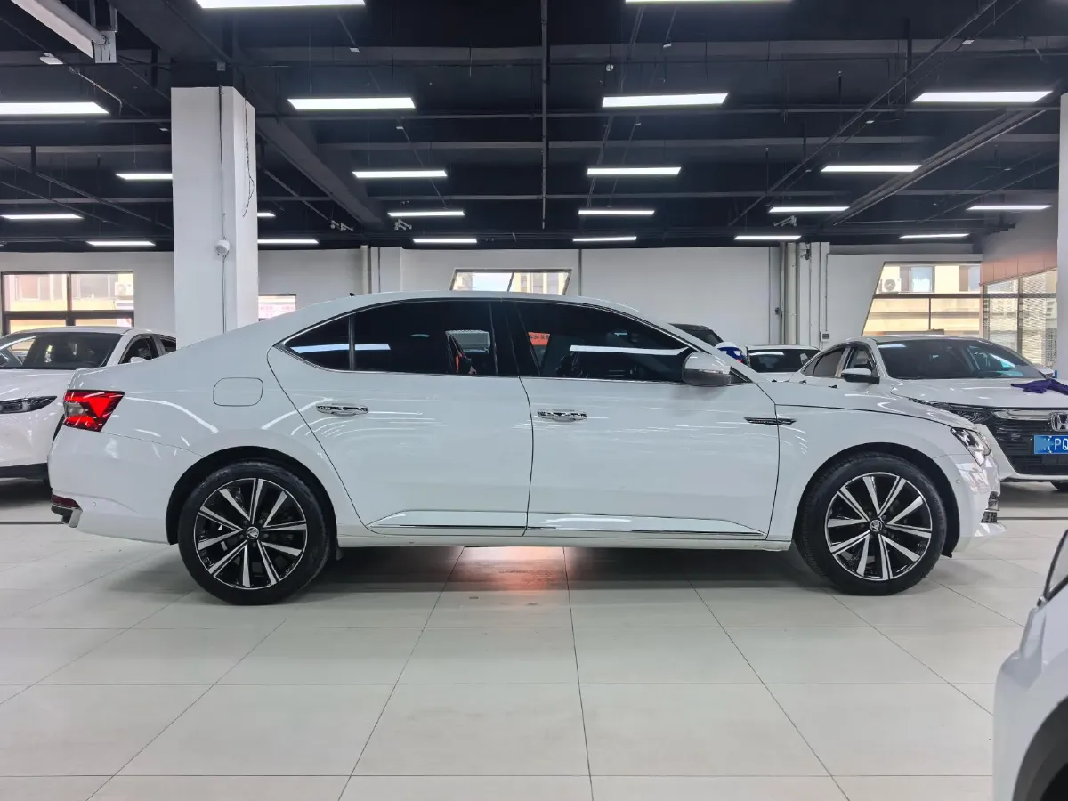 2023 Skoda Superb 1.4T 150HP L4 7DCT,autocango,china used car exporter,china ev exporter,chinese used car exporter,chinese used ev exporter