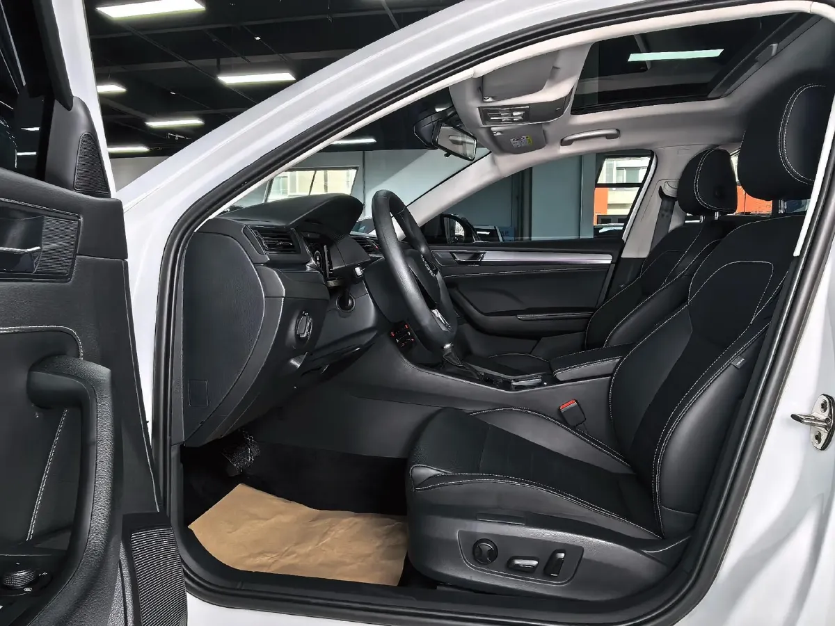 2023 Skoda Superb 1.4T 150HP L4 7DCT,autocango,china used car exporter,china ev exporter,chinese used car exporter,chinese used ev exporter