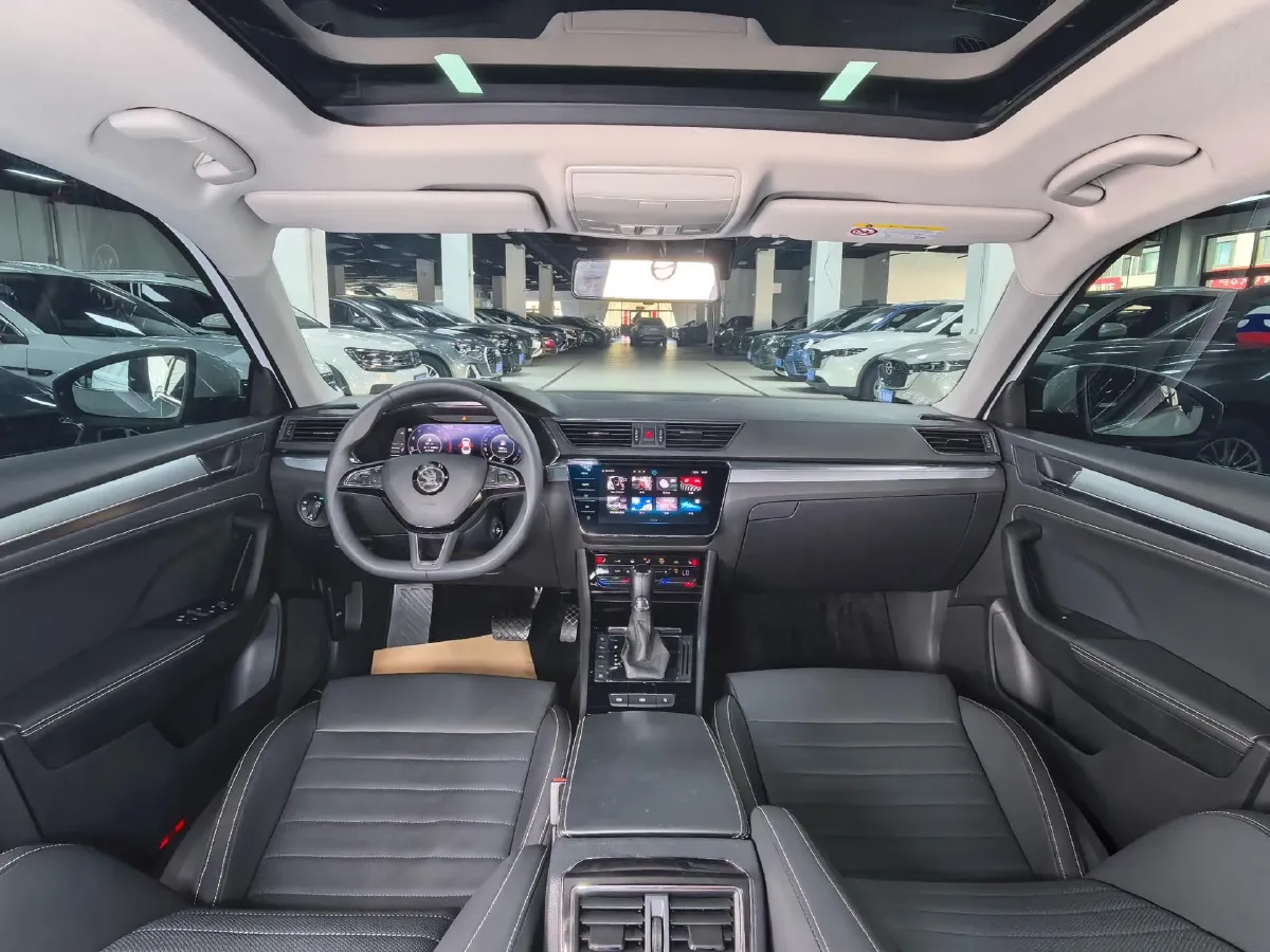2023 Skoda Superb 1.4T 150HP L4 7DCT,autocango,china used car exporter,china ev exporter,chinese used car exporter,chinese used ev exporter