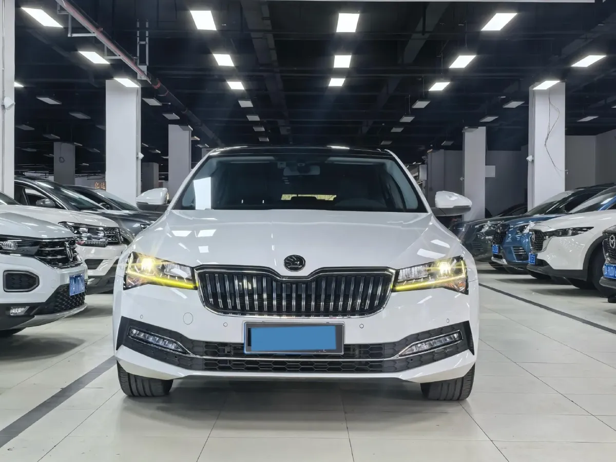 2023 Skoda Superb 1.4T 150HP L4 7DCT,autocango,china used car exporter,china ev exporter,chinese used car exporter,chinese used ev exporter