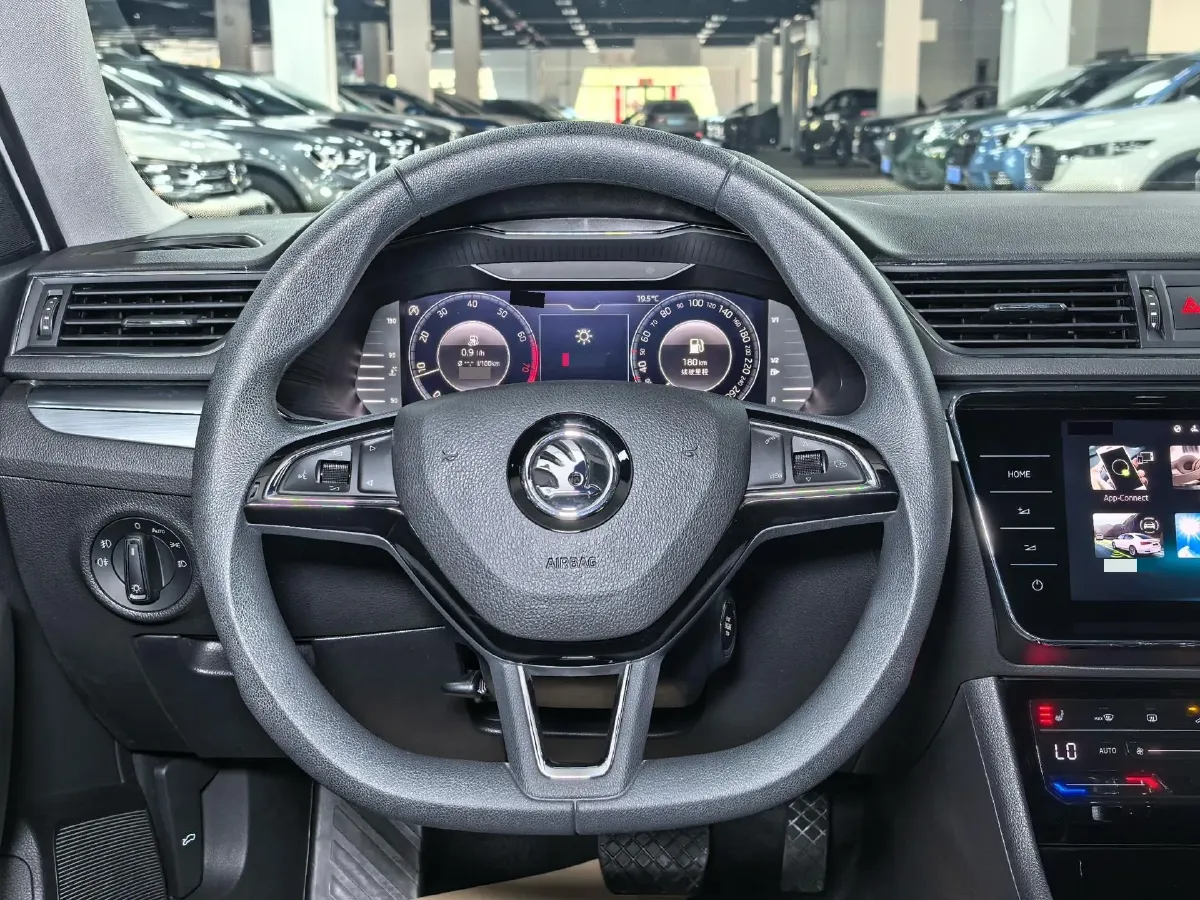 2023 Skoda Superb 1.4T 150HP L4 7DCT,autocango,china used car exporter,china ev exporter,chinese used car exporter,chinese used ev exporter