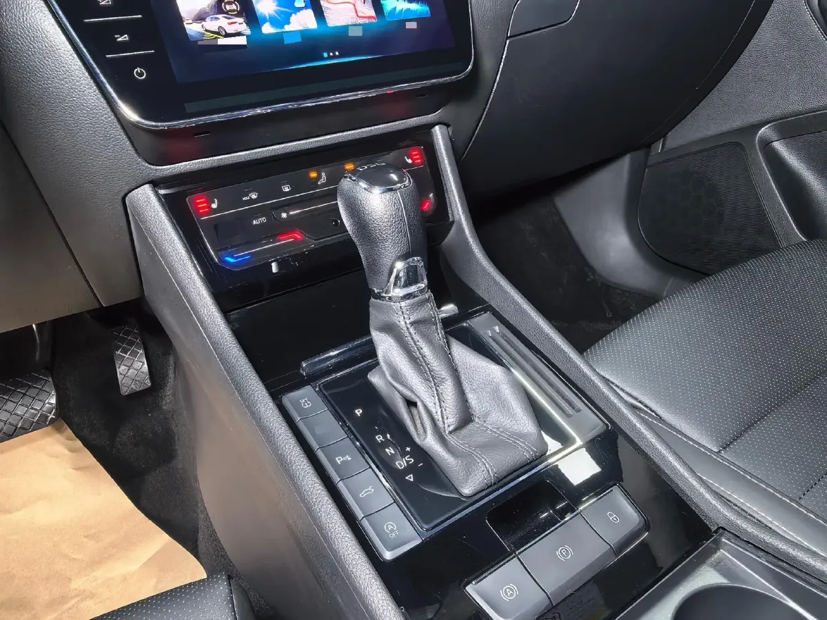 2023 Skoda Superb 1.4T 150HP L4 7DCT,autocango,china used car exporter,china ev exporter,chinese used car exporter,chinese used ev exporter