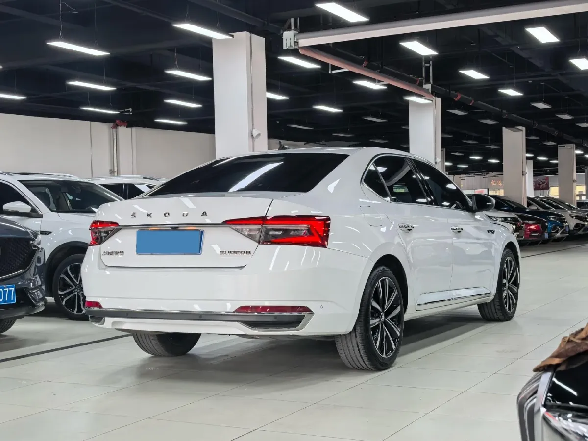 2023 Skoda Superb 1.4T 150HP L4 7DCT,autocango,china used car exporter,china ev exporter,chinese used car exporter,chinese used ev exporter