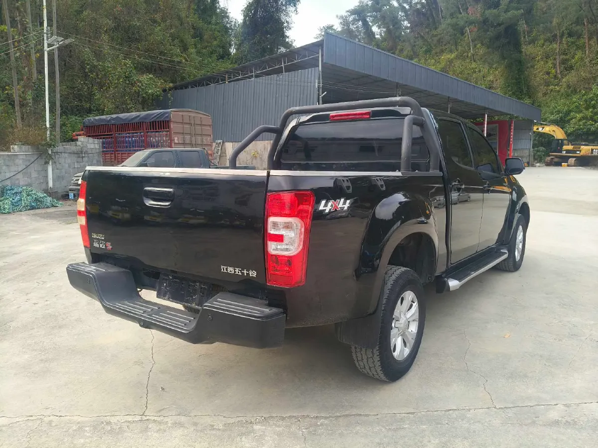 2023 Isuzu Jim 2.5T 143HP L4 6MT,autocango,china used car exporter,china ev exporter,chinese used car exporter,chinese used ev exporter