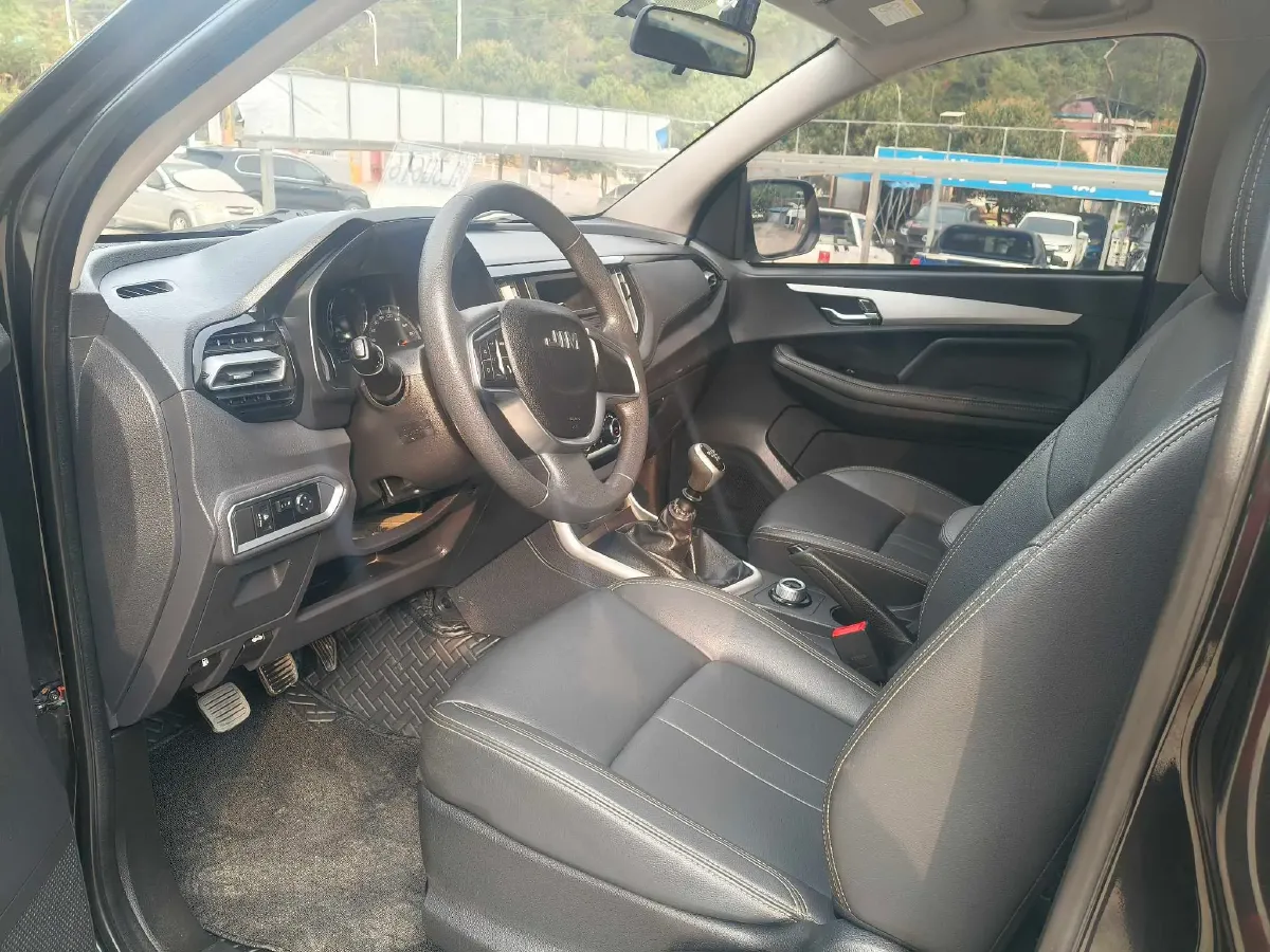 2023 Isuzu Jim 2.5T 143HP L4 6MT,autocango,china used car exporter,china ev exporter,chinese used car exporter,chinese used ev exporter