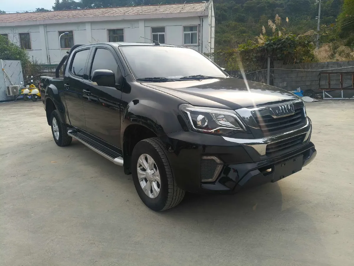 2023 Isuzu Jim 2.5T 143HP L4 6MT,autocango,china used car exporter,china ev exporter,chinese used car exporter,chinese used ev exporter
