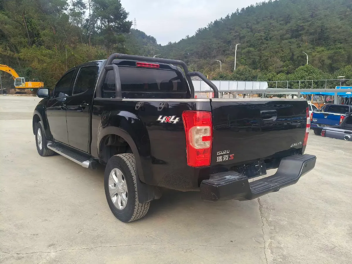 2023 Isuzu Jim 2.5T 143HP L4 6MT,autocango,china used car exporter,china ev exporter,chinese used car exporter,chinese used ev exporter
