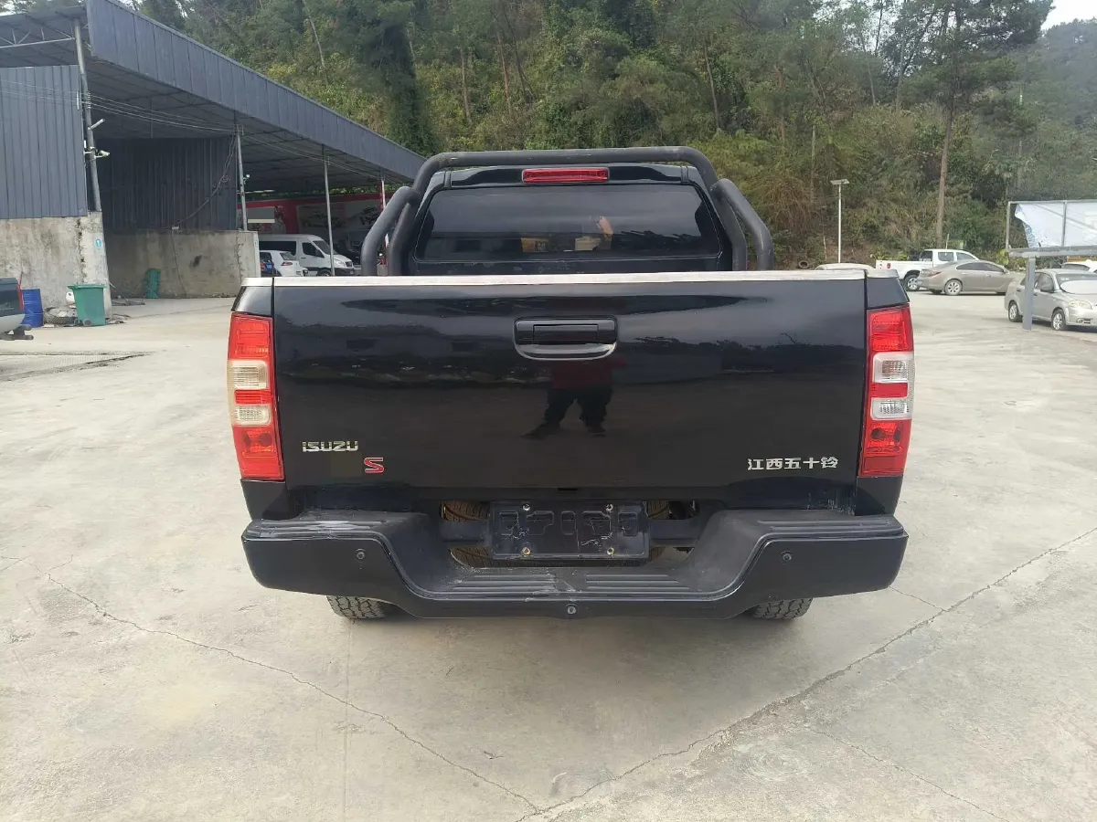 2023 Isuzu Jim 2.5T 143HP L4 6MT,autocango,china used car exporter,china ev exporter,chinese used car exporter,chinese used ev exporter