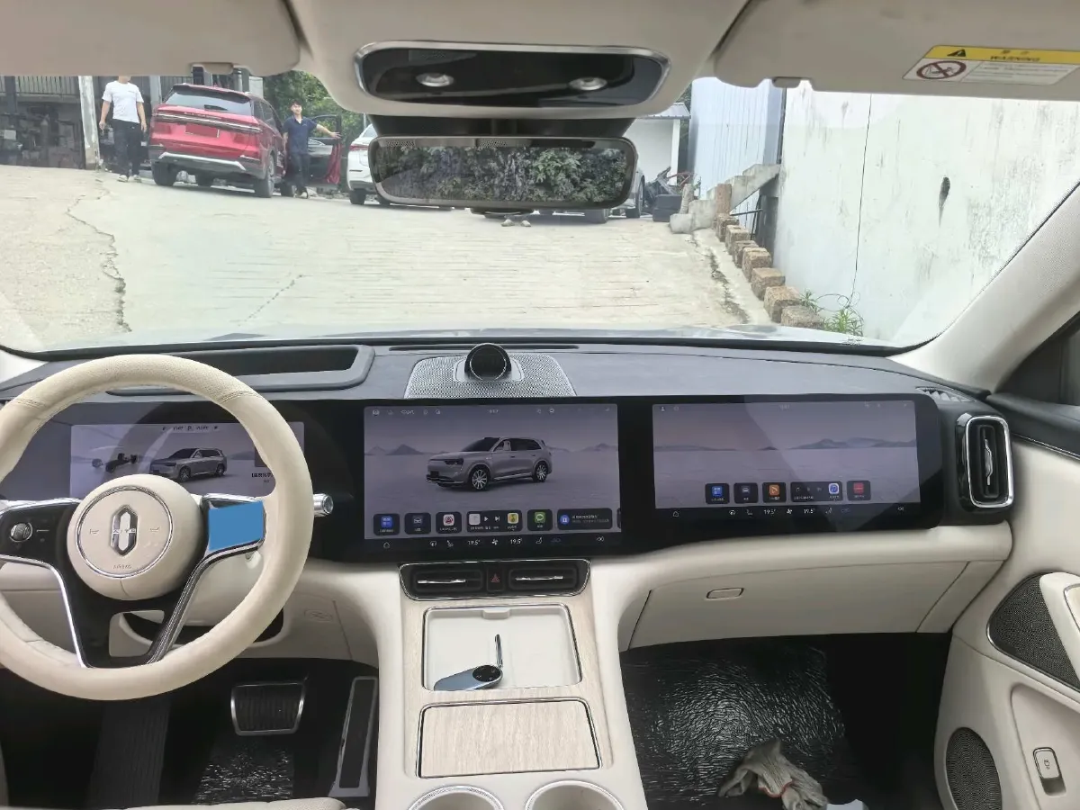 2025 AITO AITO M8 REEV 160HP REEV 53.4KWH,autocango,china used car exporter,china ev exporter,chinese used car exporter,chinese used ev exporter