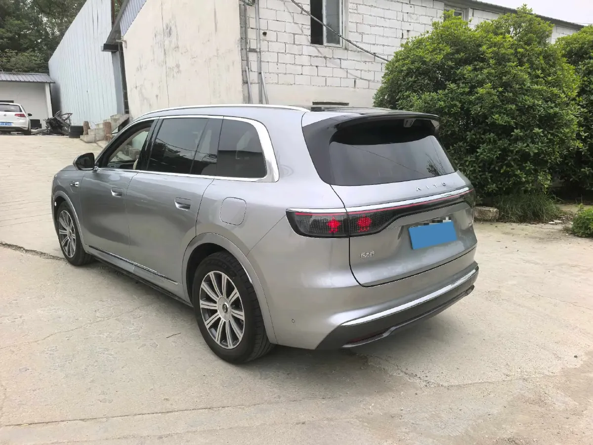 2025 AITO AITO M8 REEV 160HP REEV 53.4KWH,autocango,china used car exporter,china ev exporter,chinese used car exporter,chinese used ev exporter