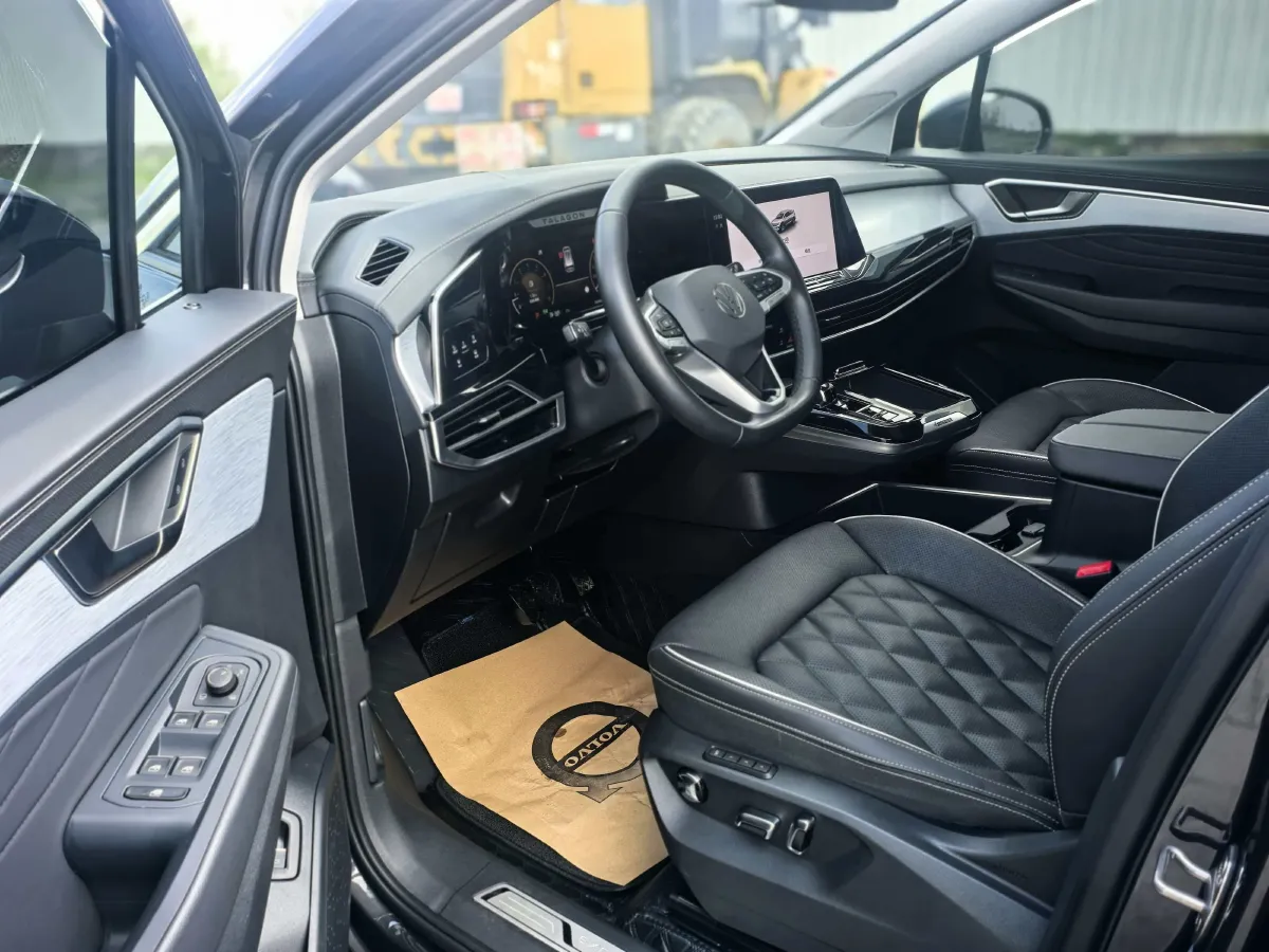 2025 Volkswagen Talagon 2.0T 220HP L4 7DCT,autocango,china used car exporter,china ev exporter,chinese used car exporter,chinese used ev exporter