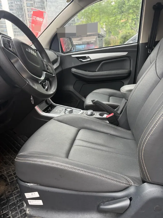 2024 Isuzu Jim 2.5T 143HP L4 8AT,autocango,china used car exporter,china ev exporter,chinese used car exporter,chinese used ev exporter