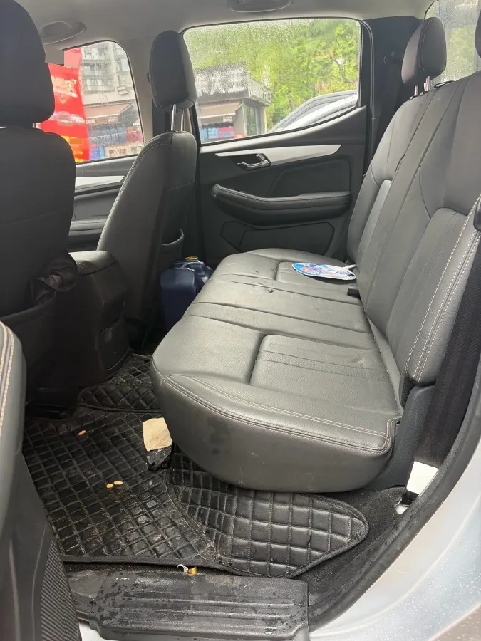 2024 Isuzu Jim 2.5T 143HP L4 8AT,autocango,china used car exporter,china ev exporter,chinese used car exporter,chinese used ev exporter