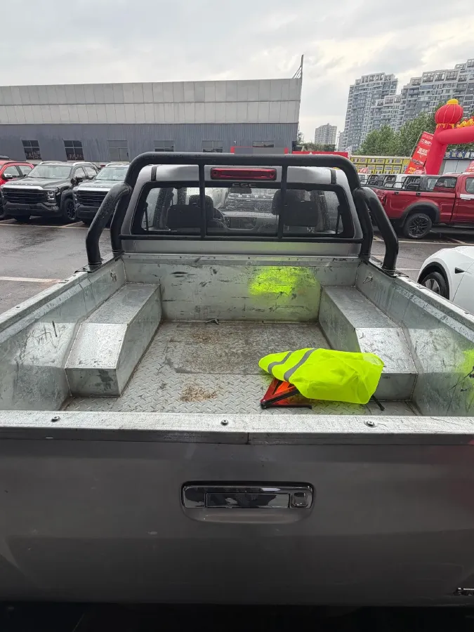 2024 Isuzu Jim 2.5T 143HP L4 8AT,autocango,china used car exporter,china ev exporter,chinese used car exporter,chinese used ev exporter