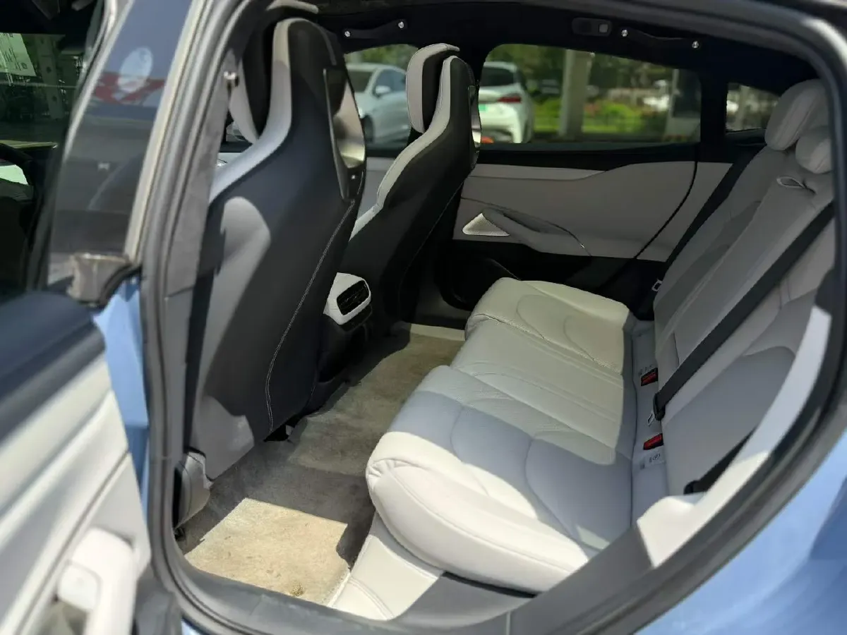 2024 MI SU7 BEV 101KWH,autocango,china used car exporter,china ev exporter,chinese used car exporter,chinese used ev exporter