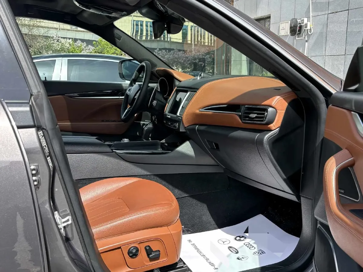 2018 Jaguar XJ 3.0T 340HP V6 8AT,autocango,china used car exporter,china ev exporter,chinese used car exporter,chinese used ev exporter