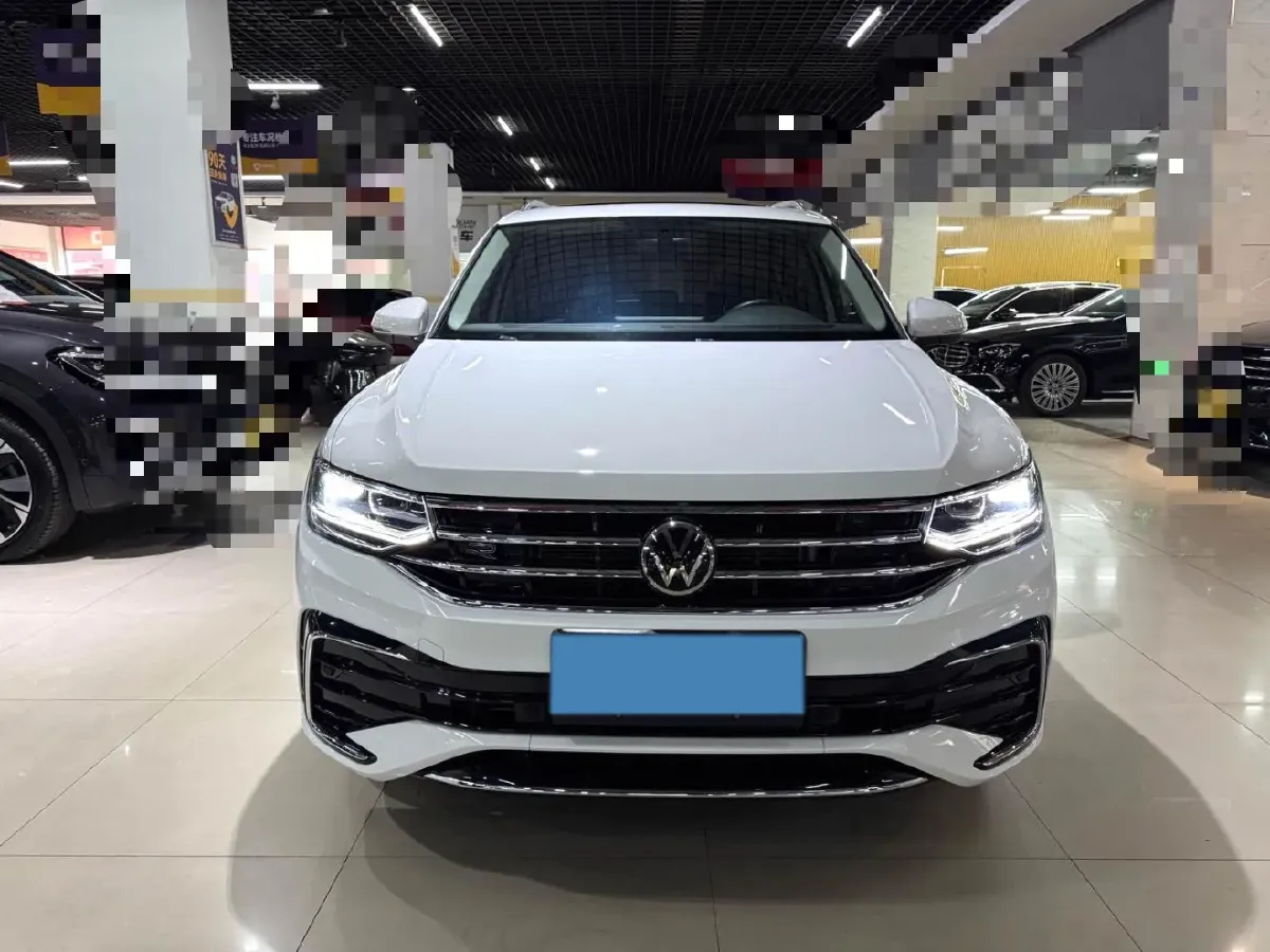 2024 Volkswagen Tiguan L 2.0T 186HP L4 7DCT,autocango,china used car exporter,china ev exporter,chinese used car exporter,chinese used ev exporter