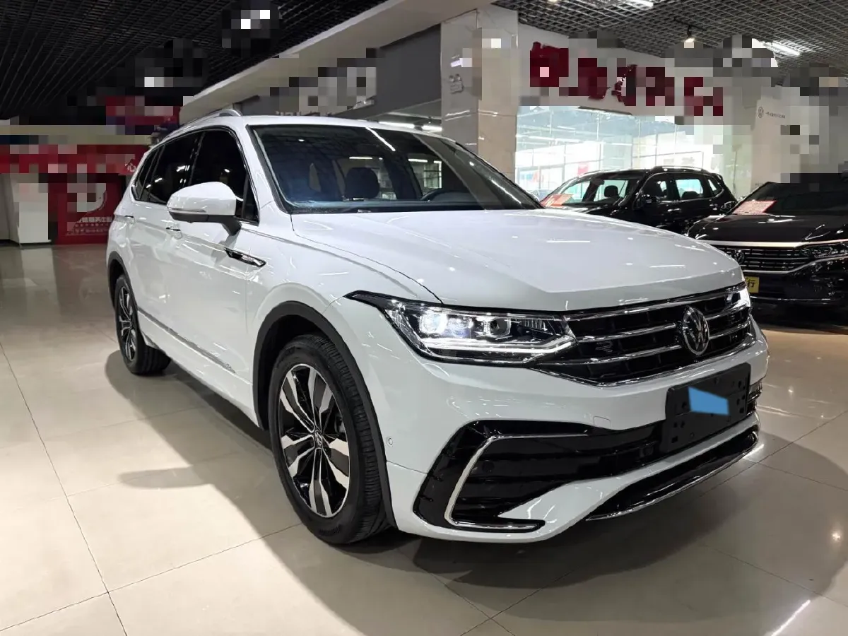 2024 Volkswagen Tiguan L 2.0T 186HP L4 7DCT,autocango,china used car exporter,china ev exporter,chinese used car exporter,chinese used ev exporter