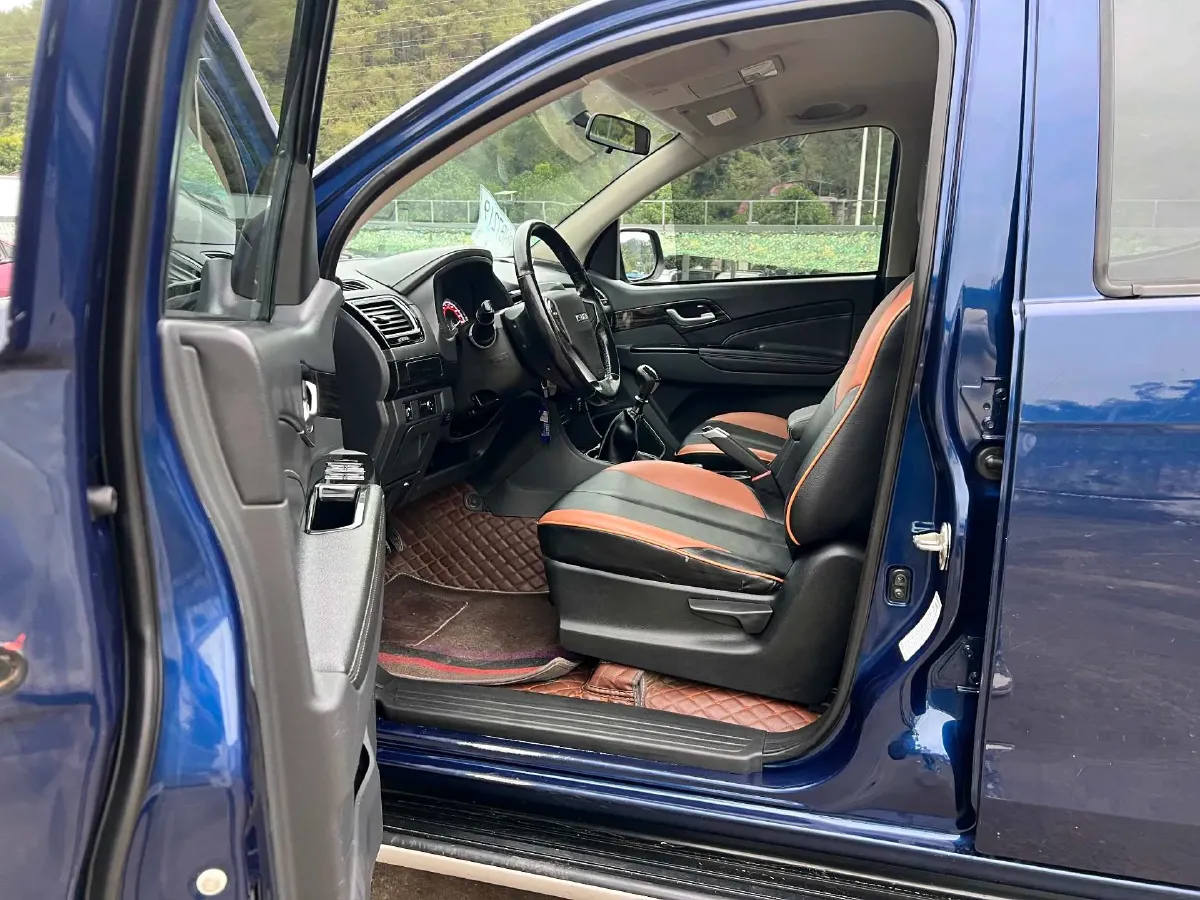 2020 Isuzu LingTuo 2.5T 150HP L4 6MT,autocango,china used car exporter,china ev exporter,chinese used car exporter,chinese used ev exporter