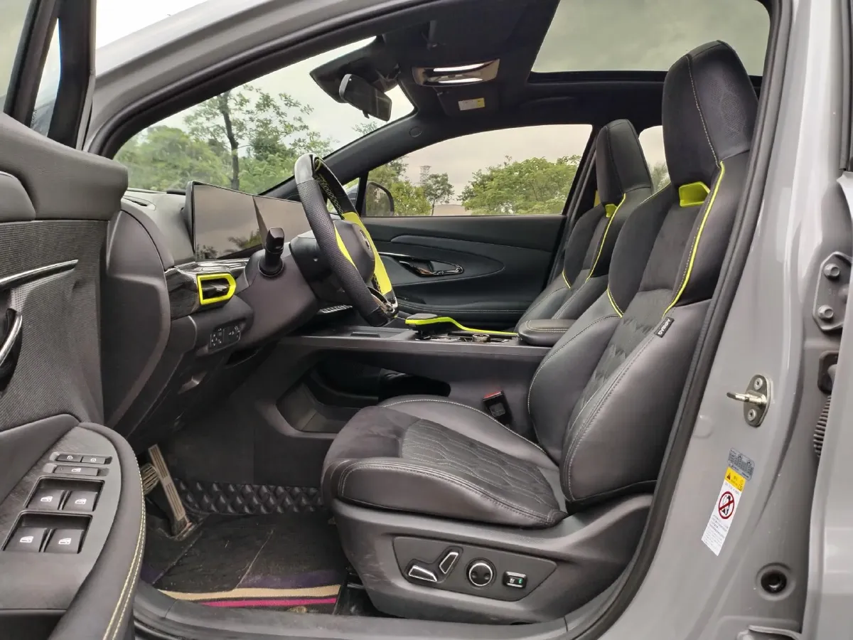 2022 ChangAn UNI-T 2.0T 233HP L4 8AT,autocango,china used car exporter,china ev exporter,chinese used car exporter,chinese used ev exporter