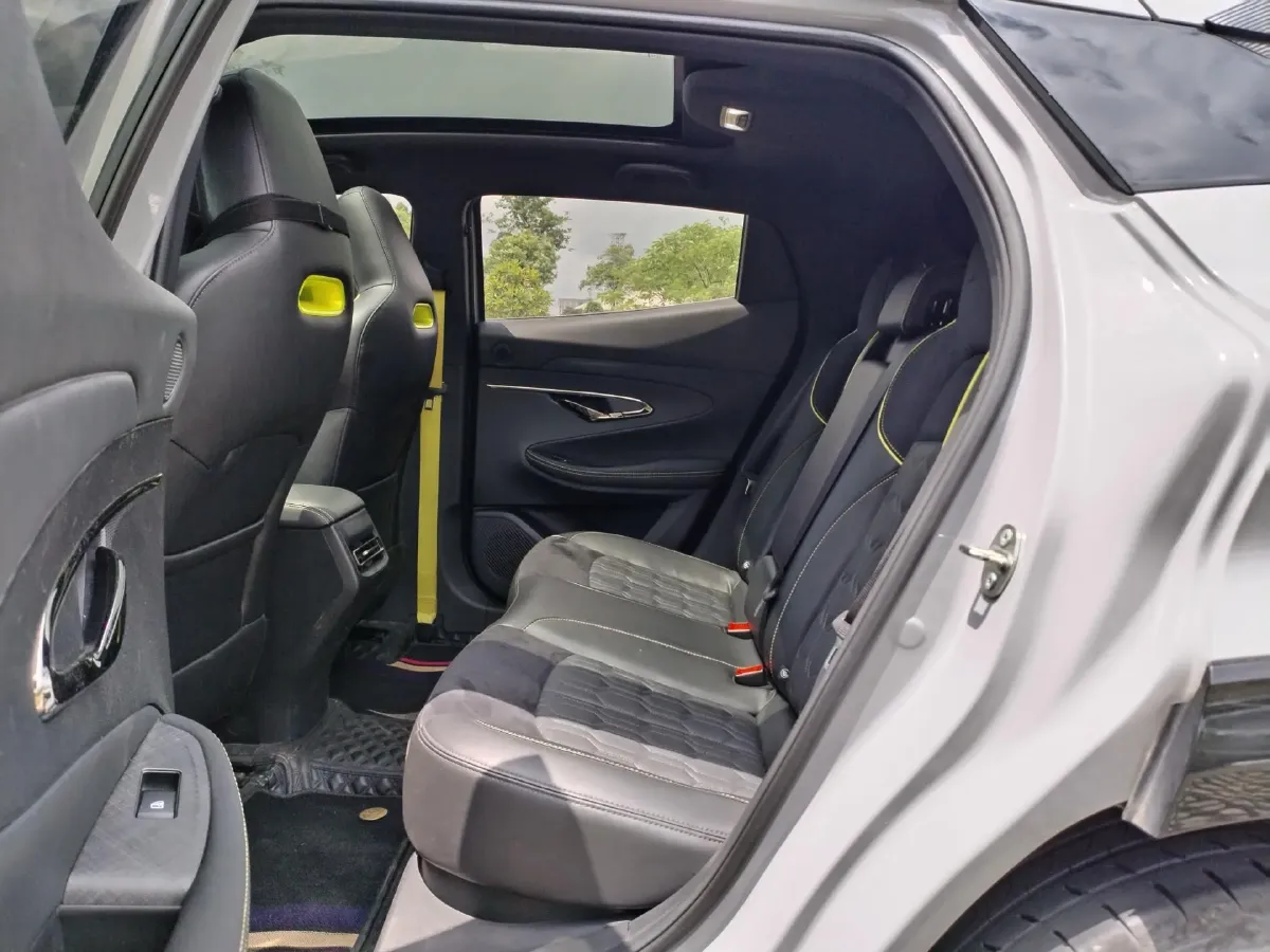 2022 ChangAn UNI-T 2.0T 233HP L4 8AT,autocango,china used car exporter,china ev exporter,chinese used car exporter,chinese used ev exporter