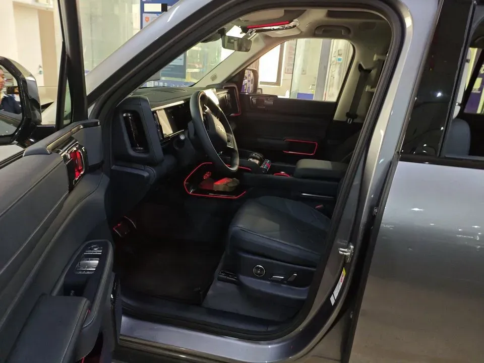 2025 FangChengBao Bao 5 1.5T 194HP L4 E-CVT PHEV 31.8KWH,autocango,china used car exporter,china ev exporter,chinese used car exporter,chinese used ev exporter