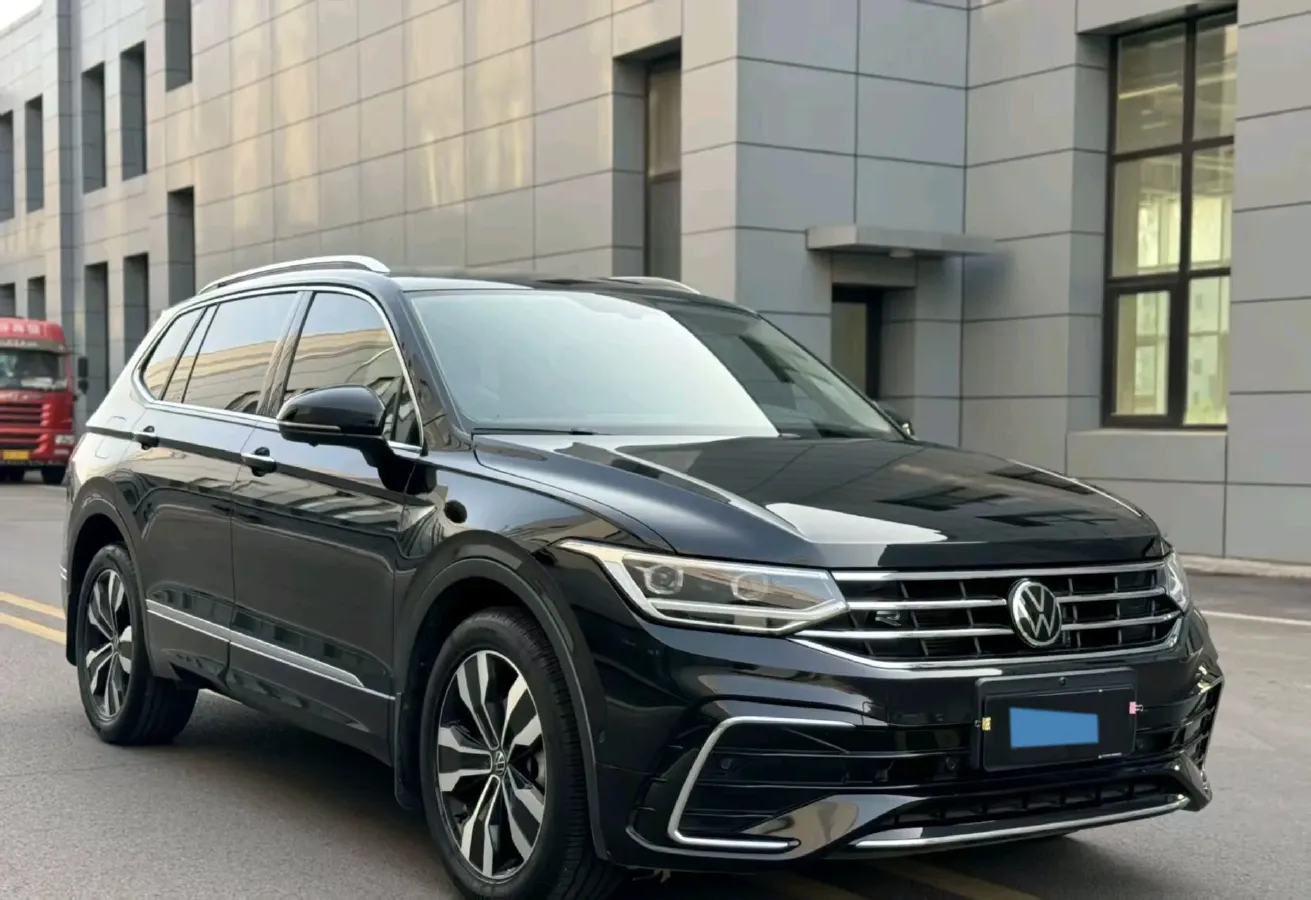 2024 Volkswagen Tiguan L 2.0T 186HP L4 7DCT,autocango,china used car exporter,china ev exporter,chinese used car exporter,chinese used ev exporter